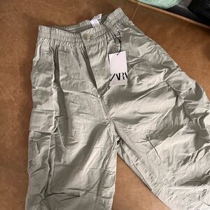 Zara women’s cargo pants NWT